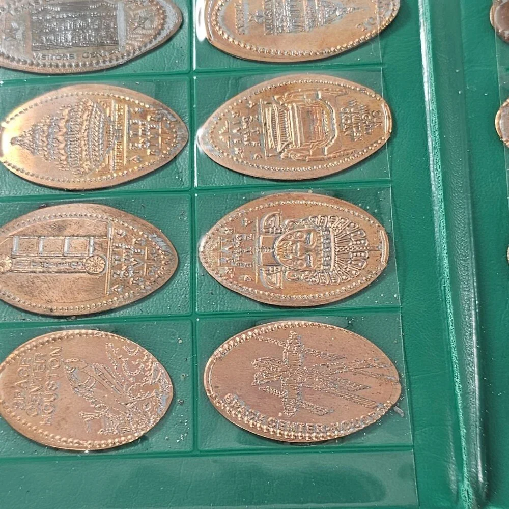 Pressed Pennies Collecting Book San Antinio Zoo Sea World Universal Studios